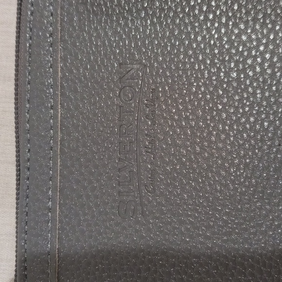 Wristlet - Picture 10 of 10